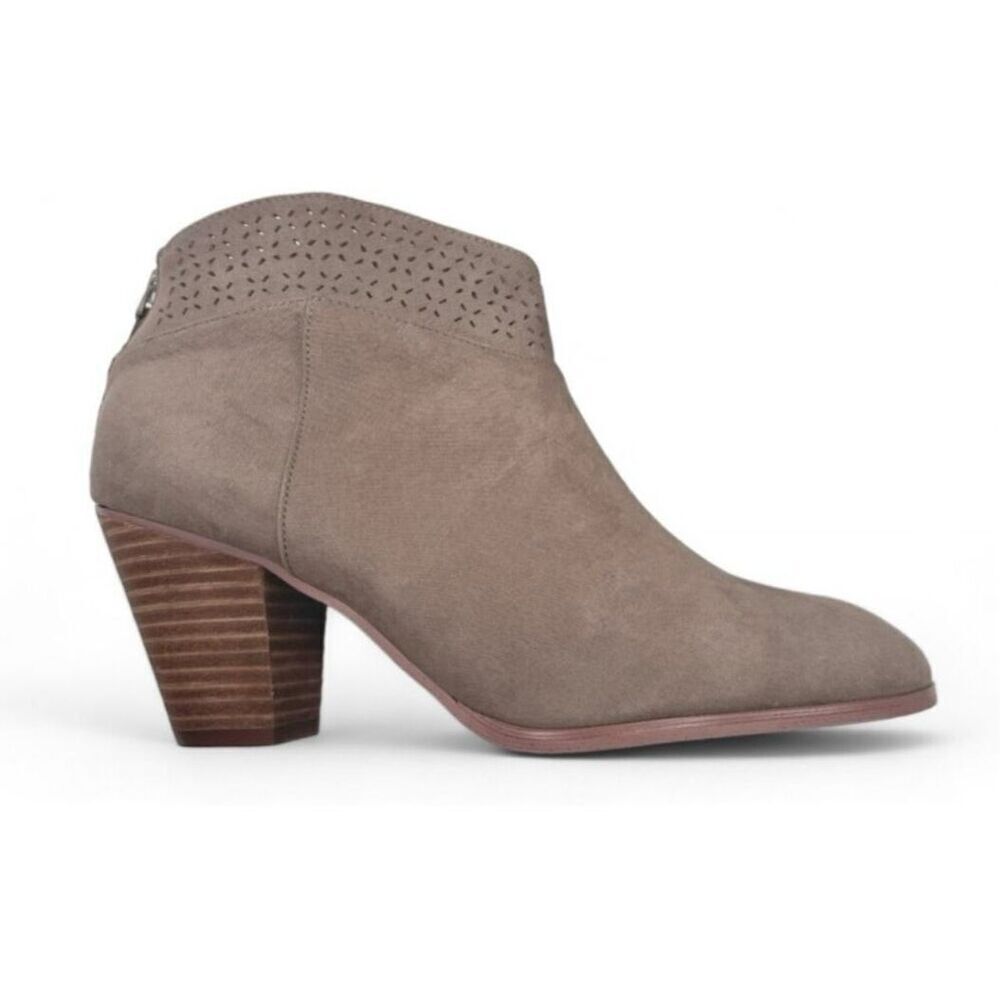 🌸 Violet & Red Stitchfix Jackson Lazer Cut Beige Booties Size 9.5